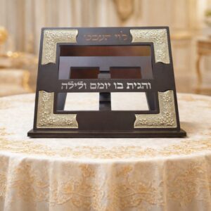 סטנדר יוקרתי עם חריטת שם
